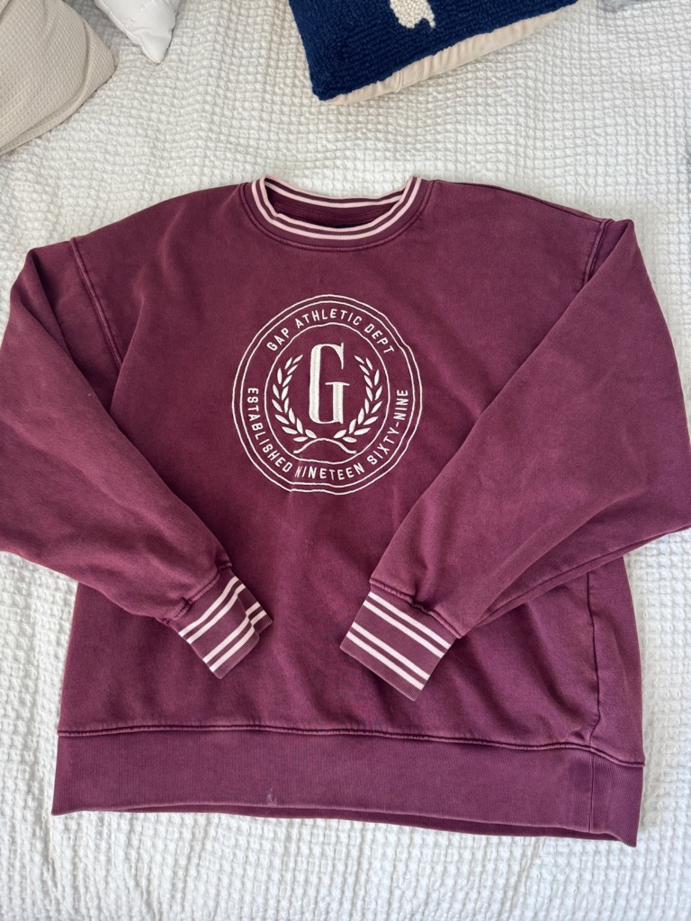 GAP Crewneck